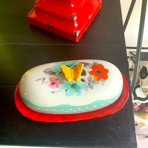 Butter dish by pioneer woman